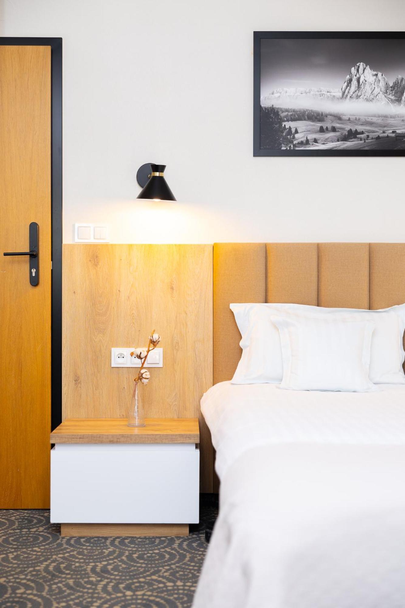 Hotel Arden ชโรดา ชลาสกา ภายนอก รูปภาพ